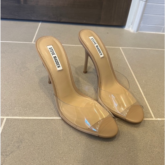 Steve Madden Shoes - NEW steve madden heel